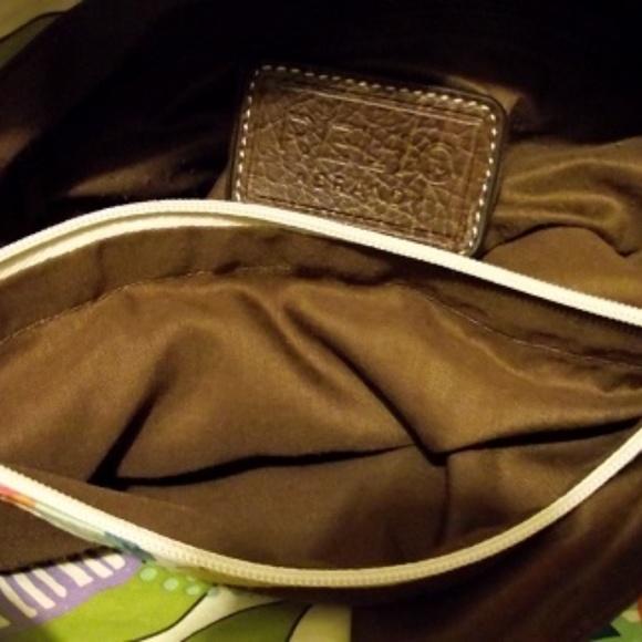 RELIC Biege Applique Purse - Picture 6 of 8